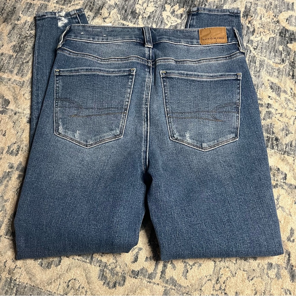 American Eagle Outfitters NWT Distressed Skinny Jeans Sz 2 Short - Picture 5 of 9